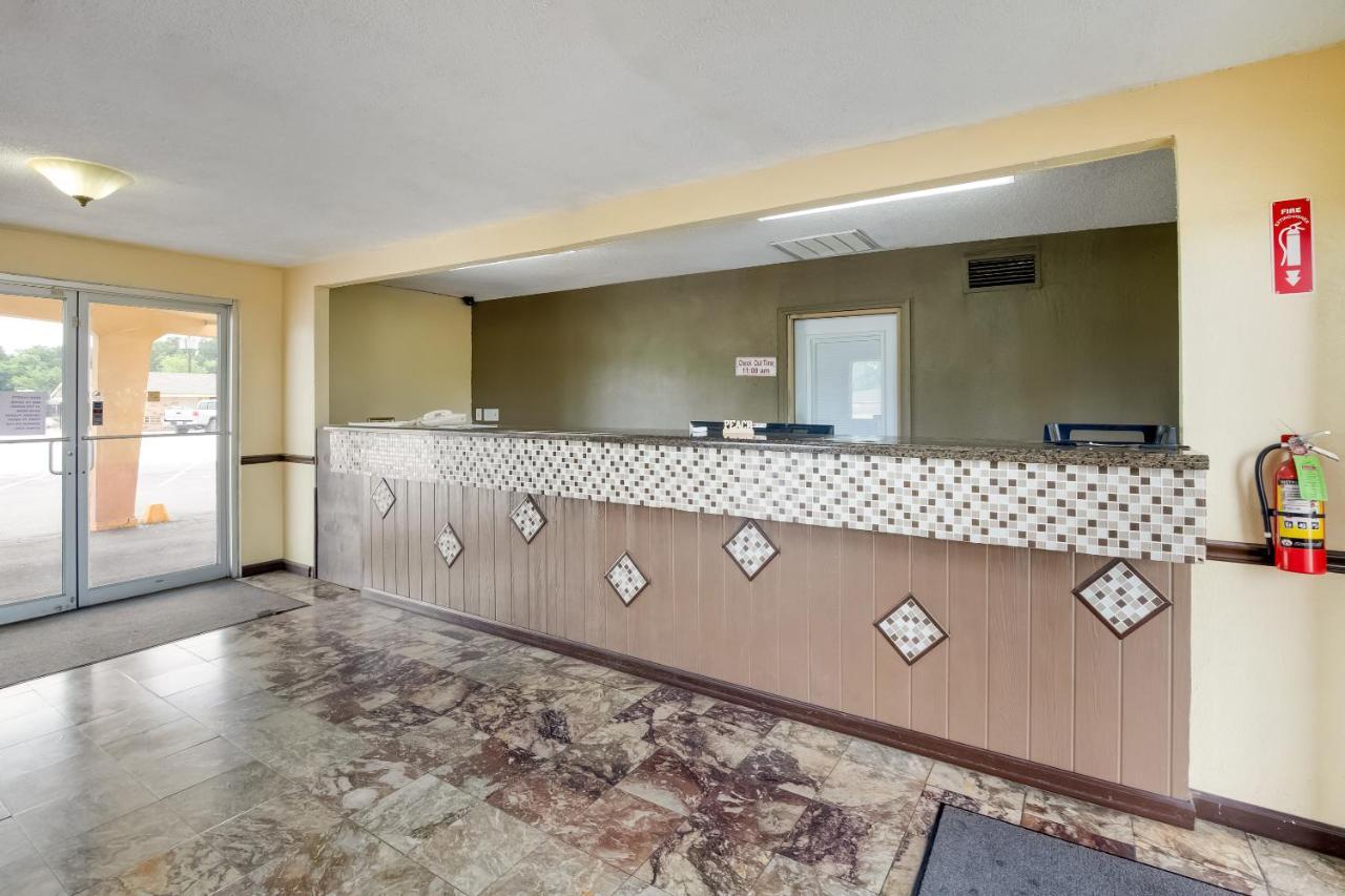 Oyo Hotel Lake Charles La I-10 Εξωτερικό φωτογραφία