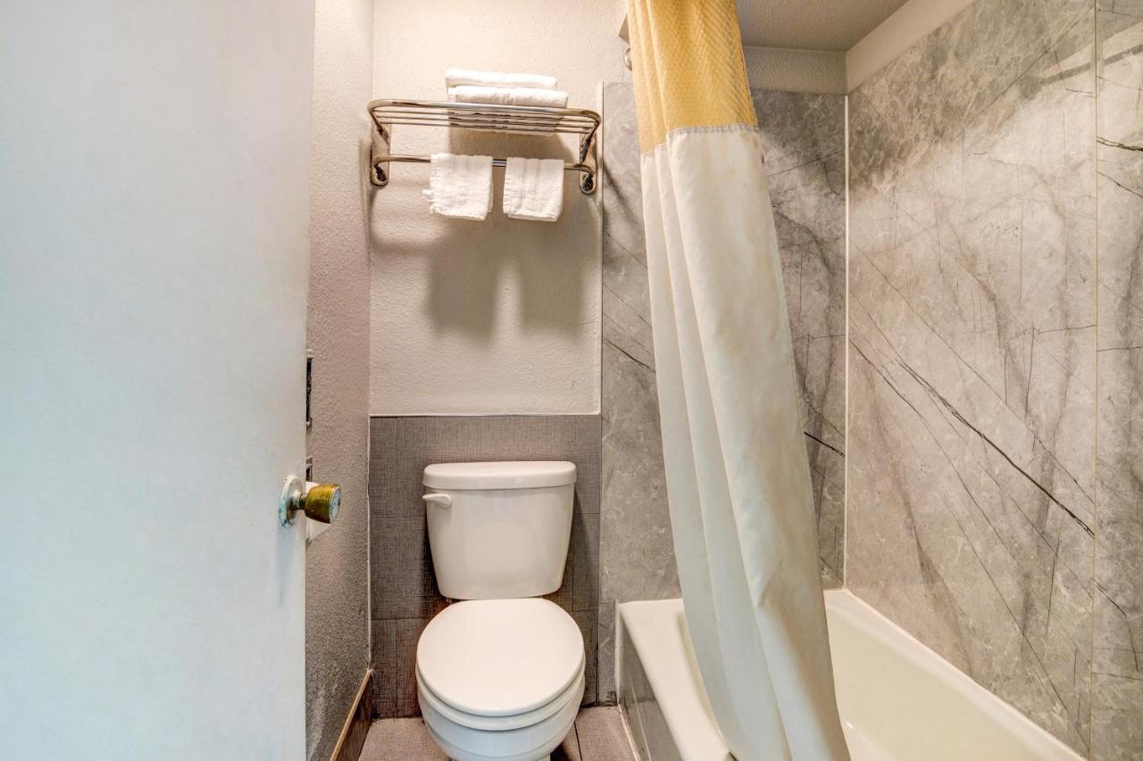 Oyo Hotel Lake Charles La I-10 Εξωτερικό φωτογραφία