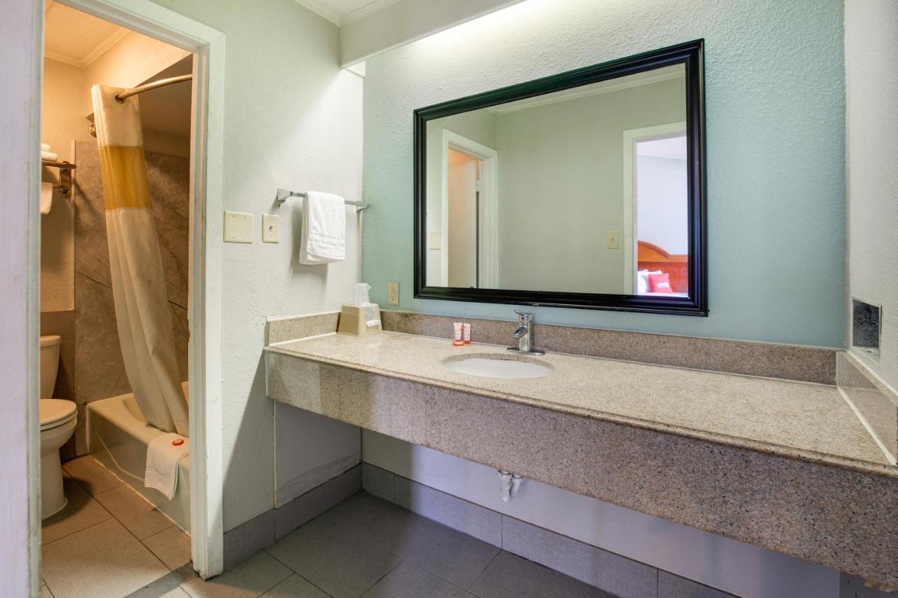 Oyo Hotel Lake Charles La I-10 Εξωτερικό φωτογραφία