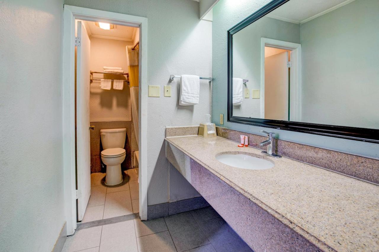 Oyo Hotel Lake Charles La I-10 Εξωτερικό φωτογραφία