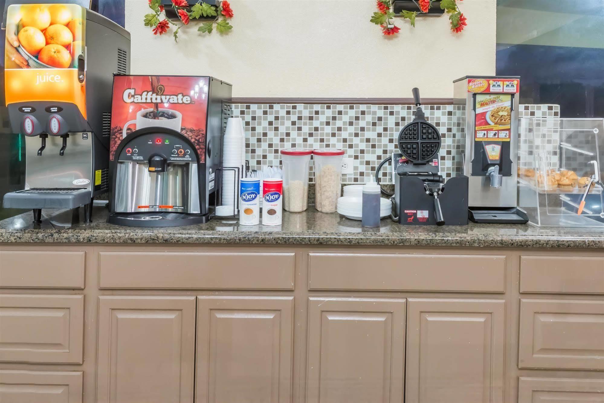 Oyo Hotel Lake Charles La I-10 Εξωτερικό φωτογραφία
